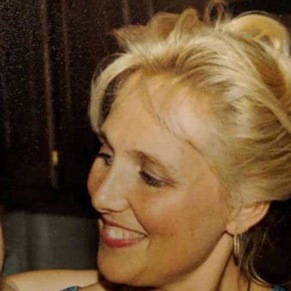 Meet your Posher, Debbie - Picture 1 of 1